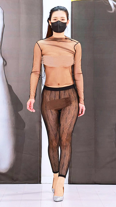 山庄VIP 小圈子内部秀 顶流小雯走秀 2部 4K/2.15G